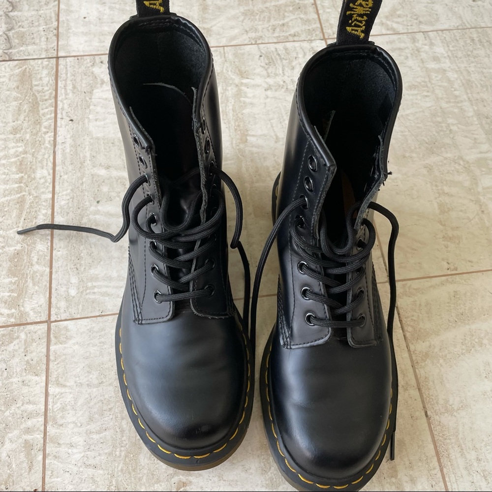 Doc Martens 1460 smooth leather boots